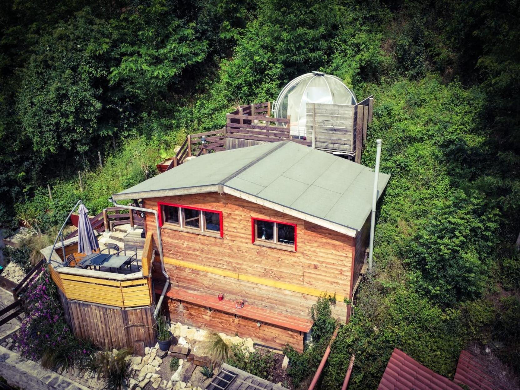 Chalet Et Bulle La Tete Dans Les Etoiles